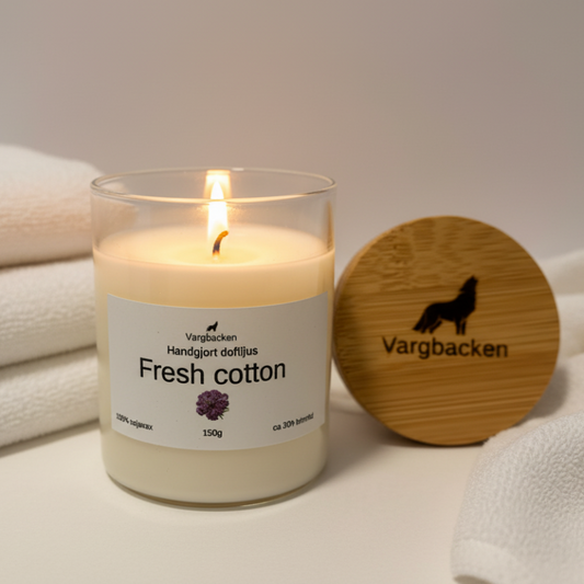 Fresh Cotton – tänd låga Doftljus med trälock. veganskt svensktillverkat