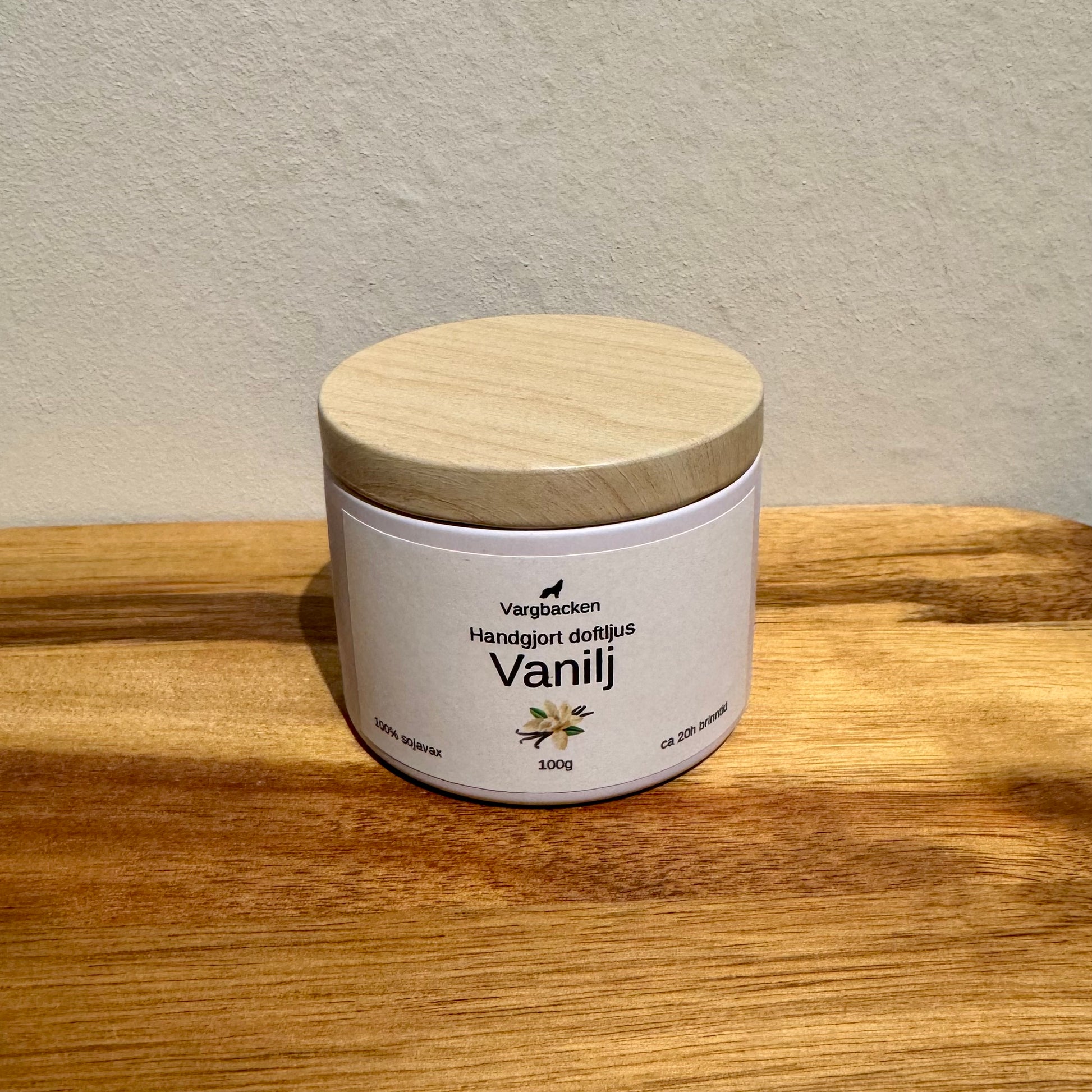Handgjutet doftljus vanilj sojavax 100g - Naturligt veganskt ljus plåtburk med lock - Tillverkat i Örebro Sverige
