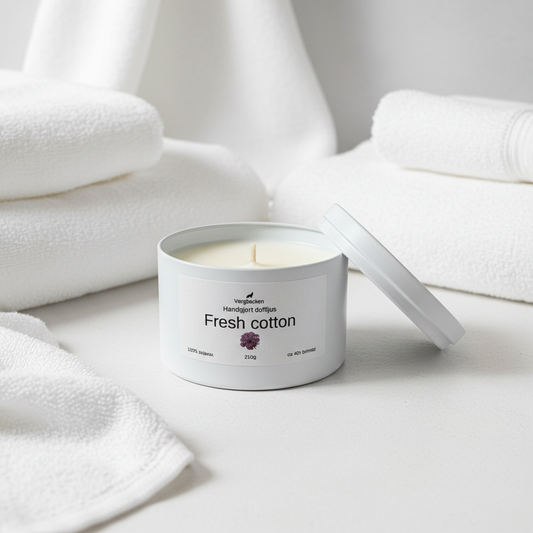 Handgjortt doftljus fresh cotton sojavax 210g - Fräsch doft nytvättat linne - Naturligt veganskt ljus i burk - Made in Sweden
